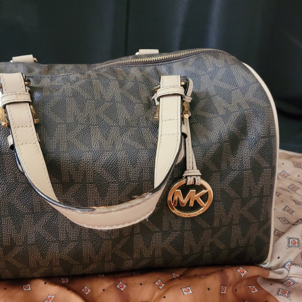 Authentic Michael Kors Grayson Handbag